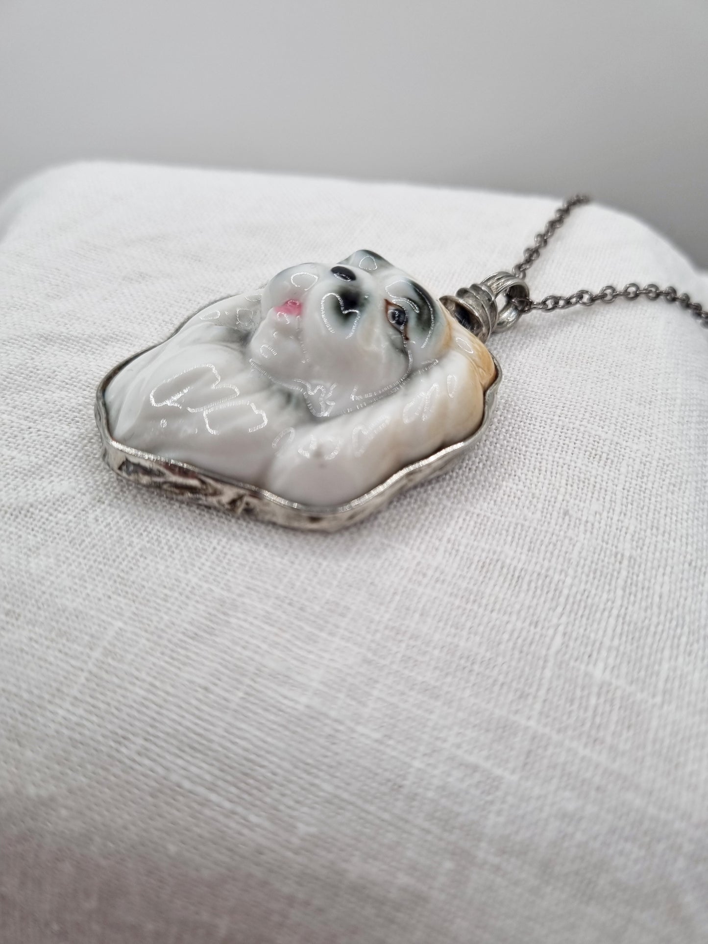 Japanese Chin porcelain necklace