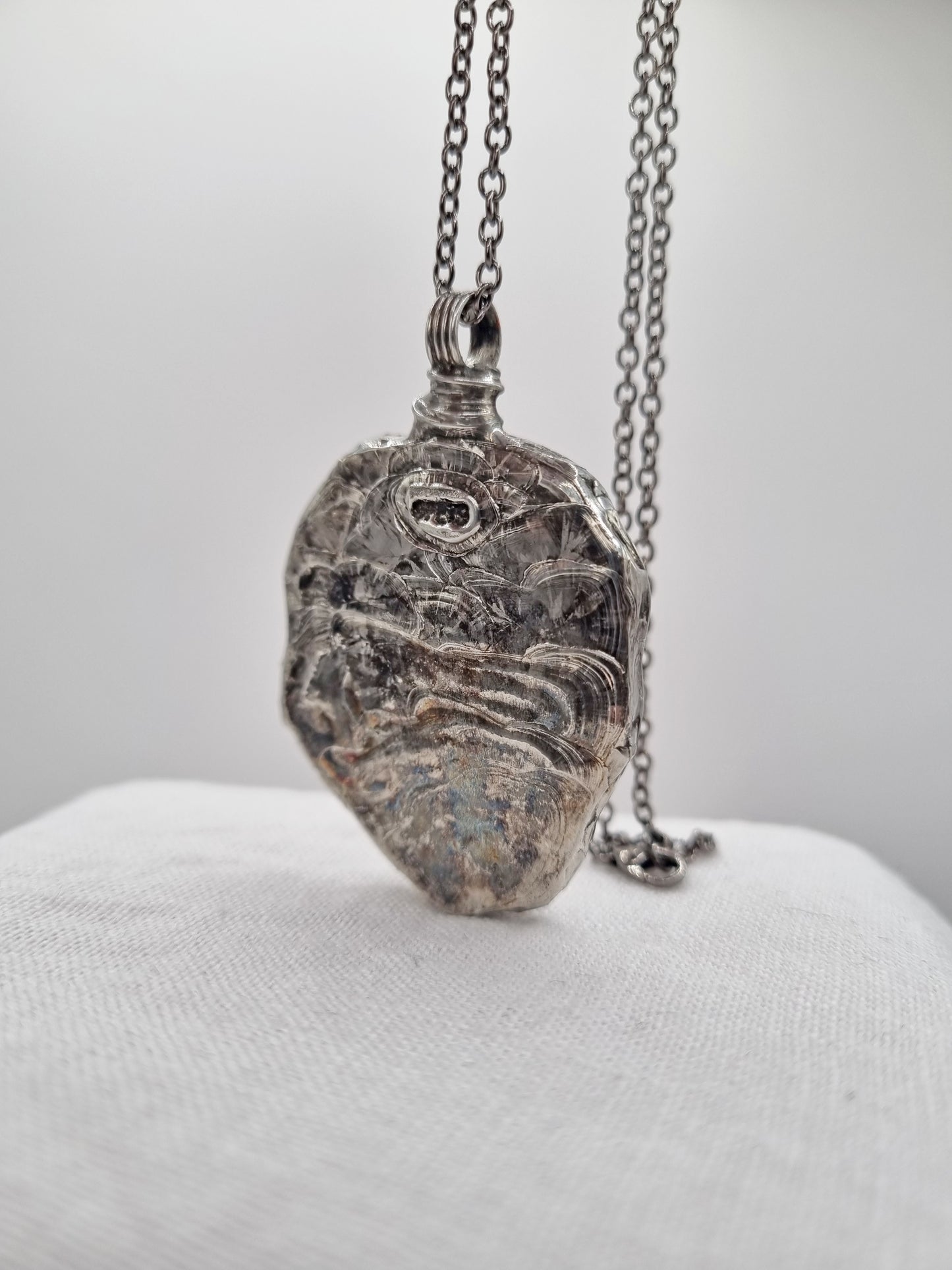 Japanese Chin porcelain necklace