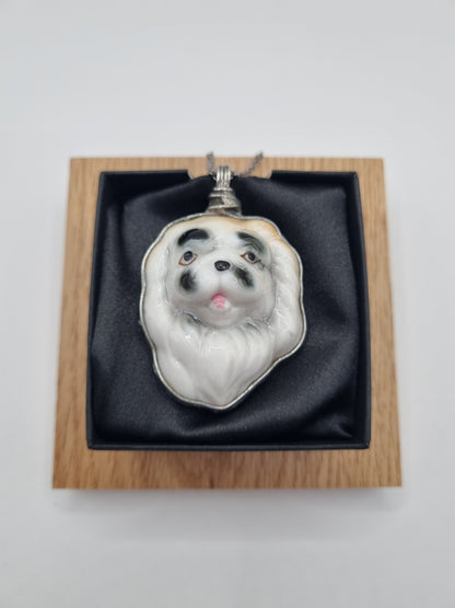 Japanese Chin porcelain necklace