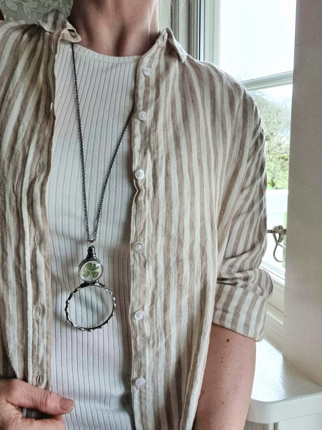 Magnifying Loupe Necklace, Magnifier Glass Pendant with Four Leaf Clover