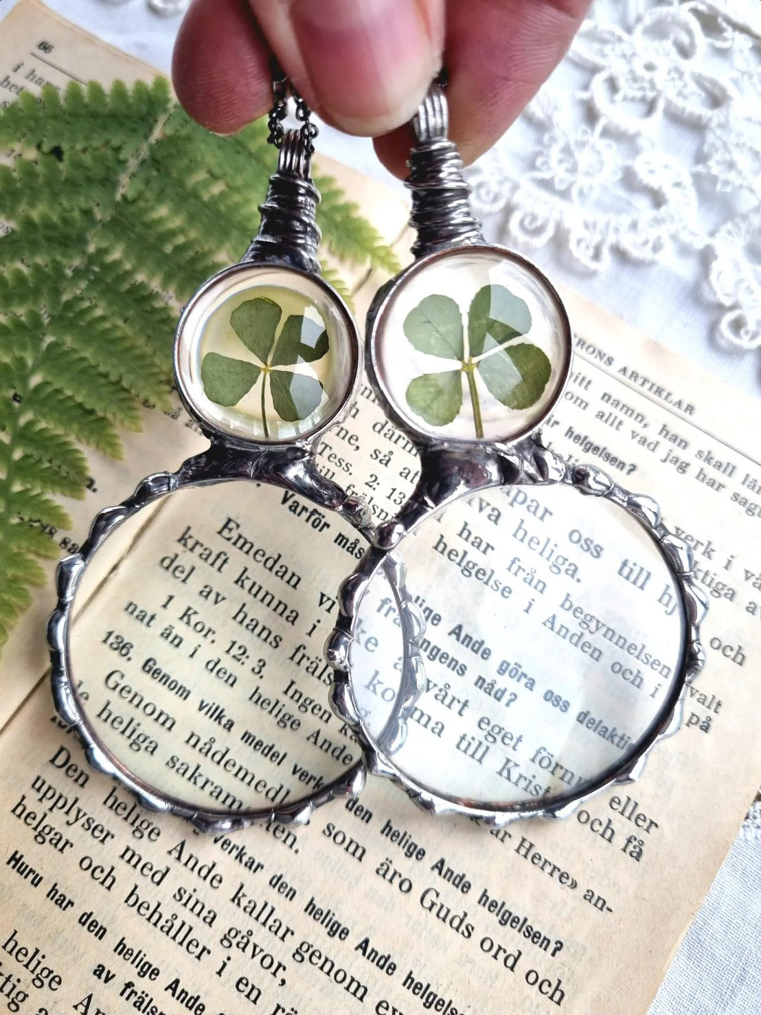 Magnifying Loupe Necklace, Magnifier Glass Pendant with Four Leaf Clover